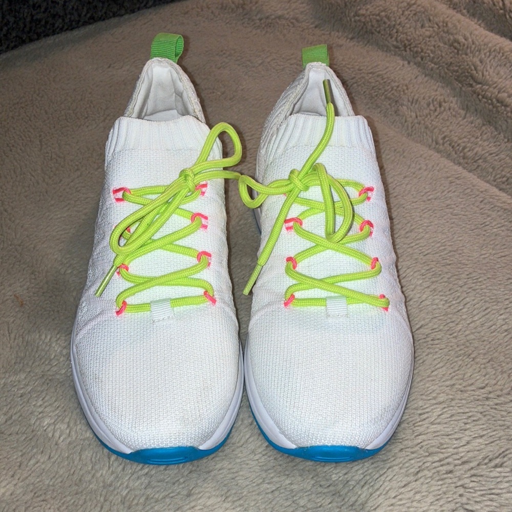 NWT Nine West Knit Sneakers, Size 6